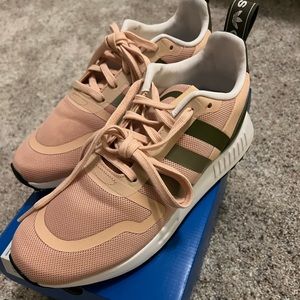 Adidas Womens Tennis Shoes Multix 8.5 Blush Grey New in Box